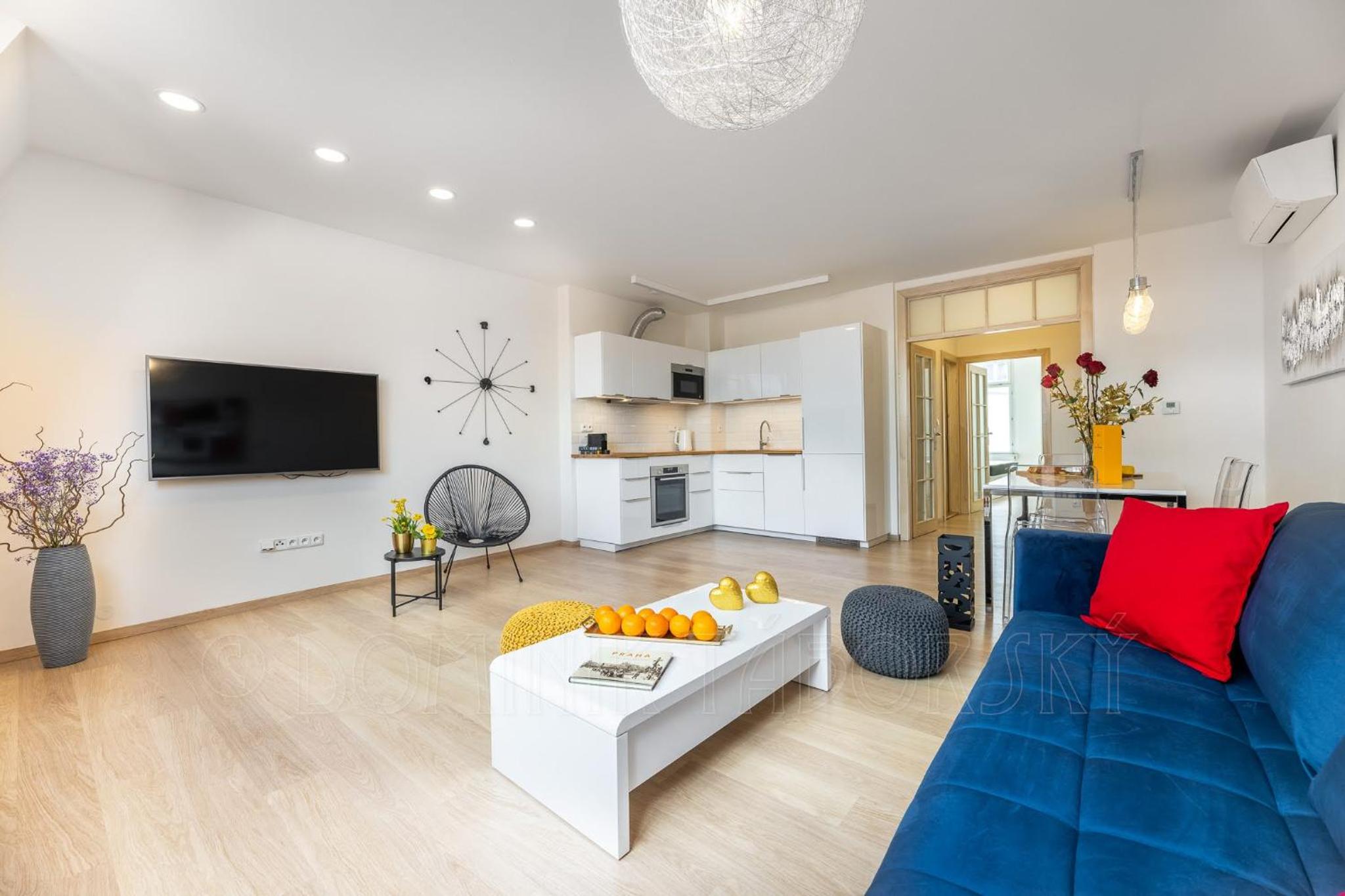 Exclusive Old Town Suites with City Views & AC by EasyBNB Premium