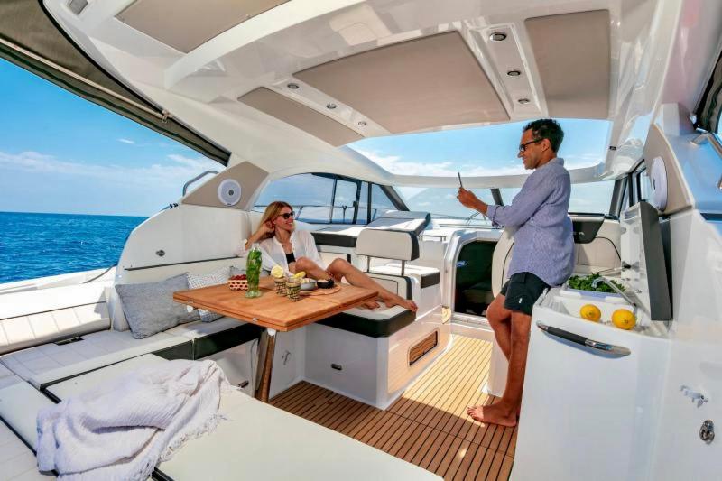 SuiteOnBoat