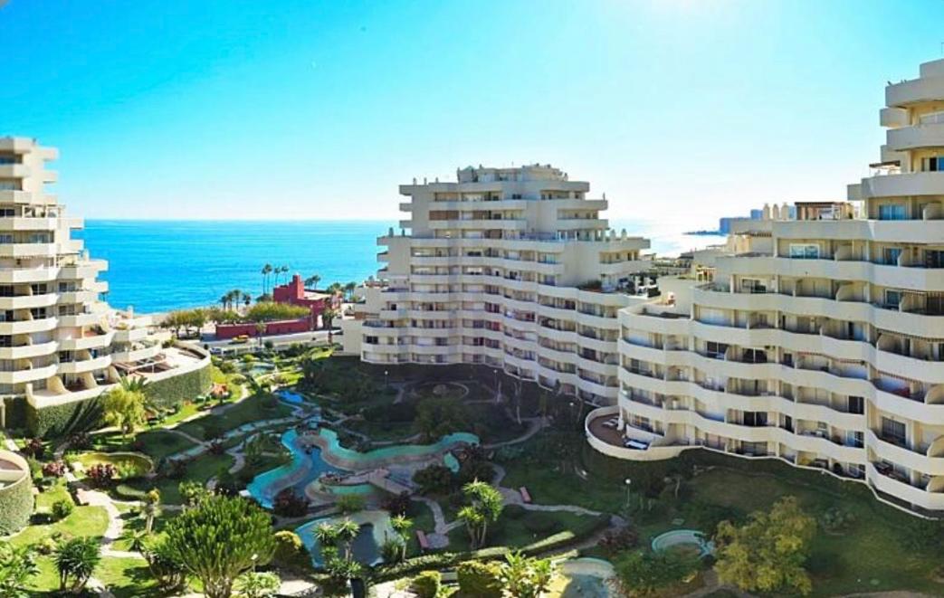 Benalbeach Smart Suite