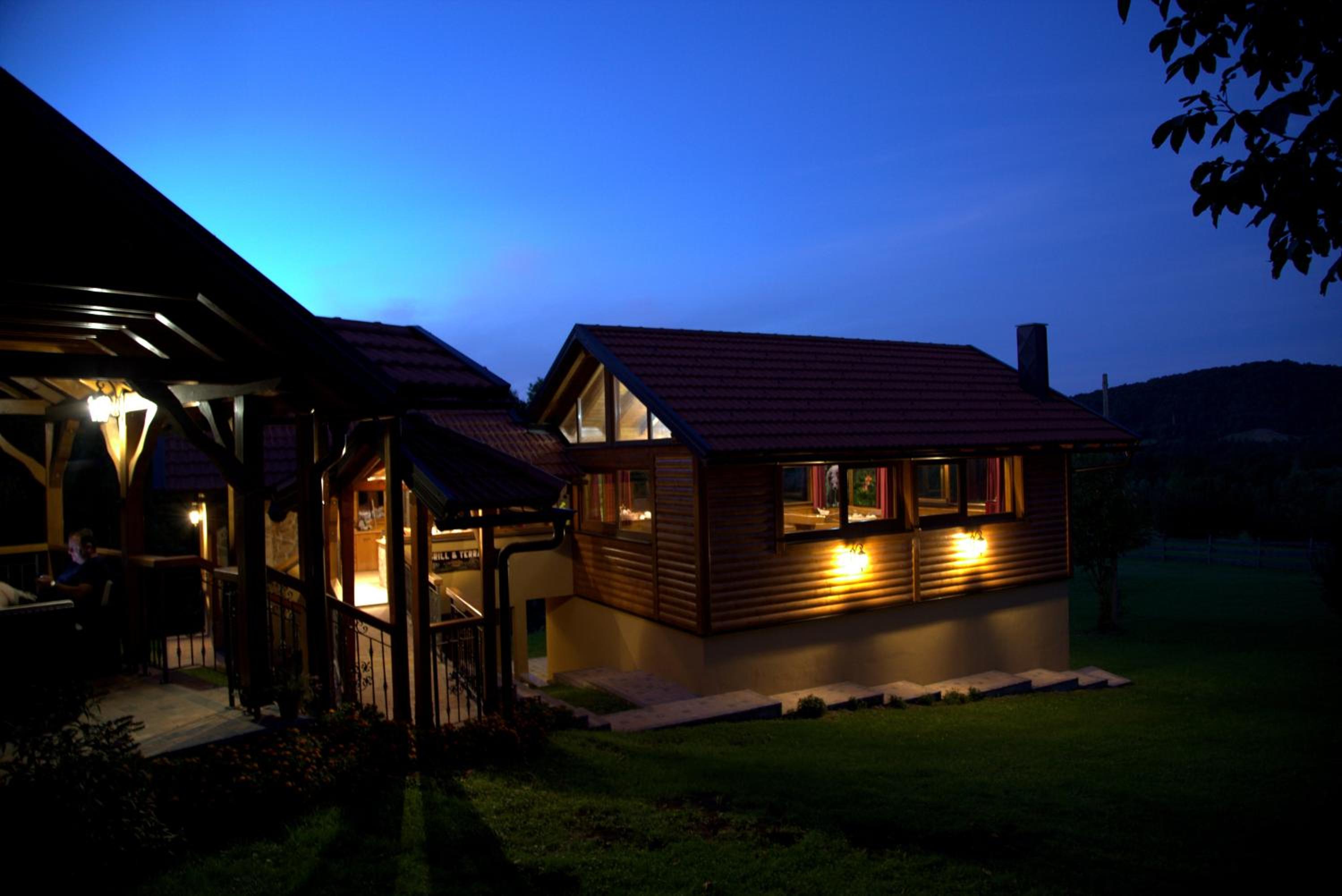 Brezova Poljana Lodge