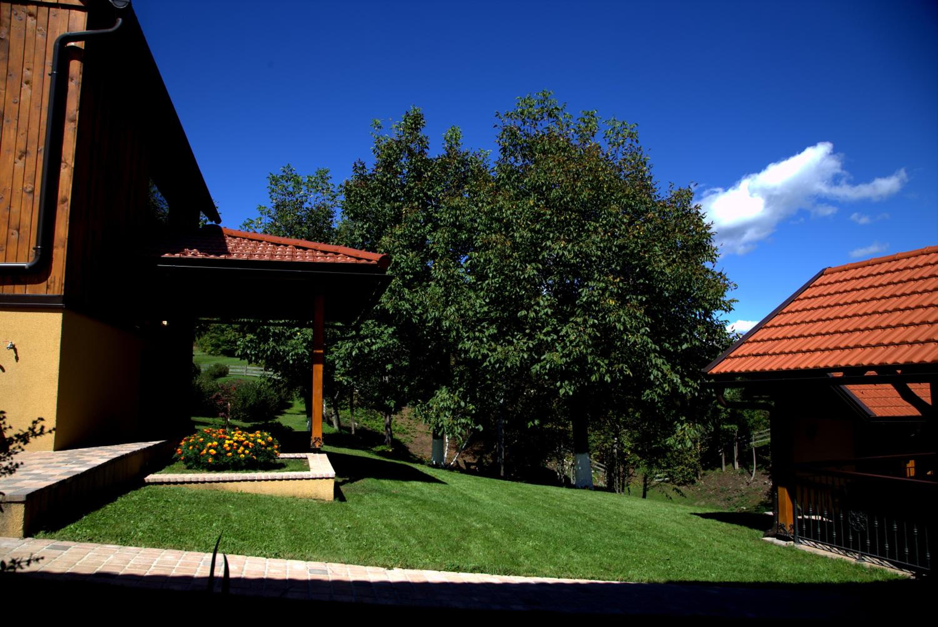 Brezova Poljana Lodge