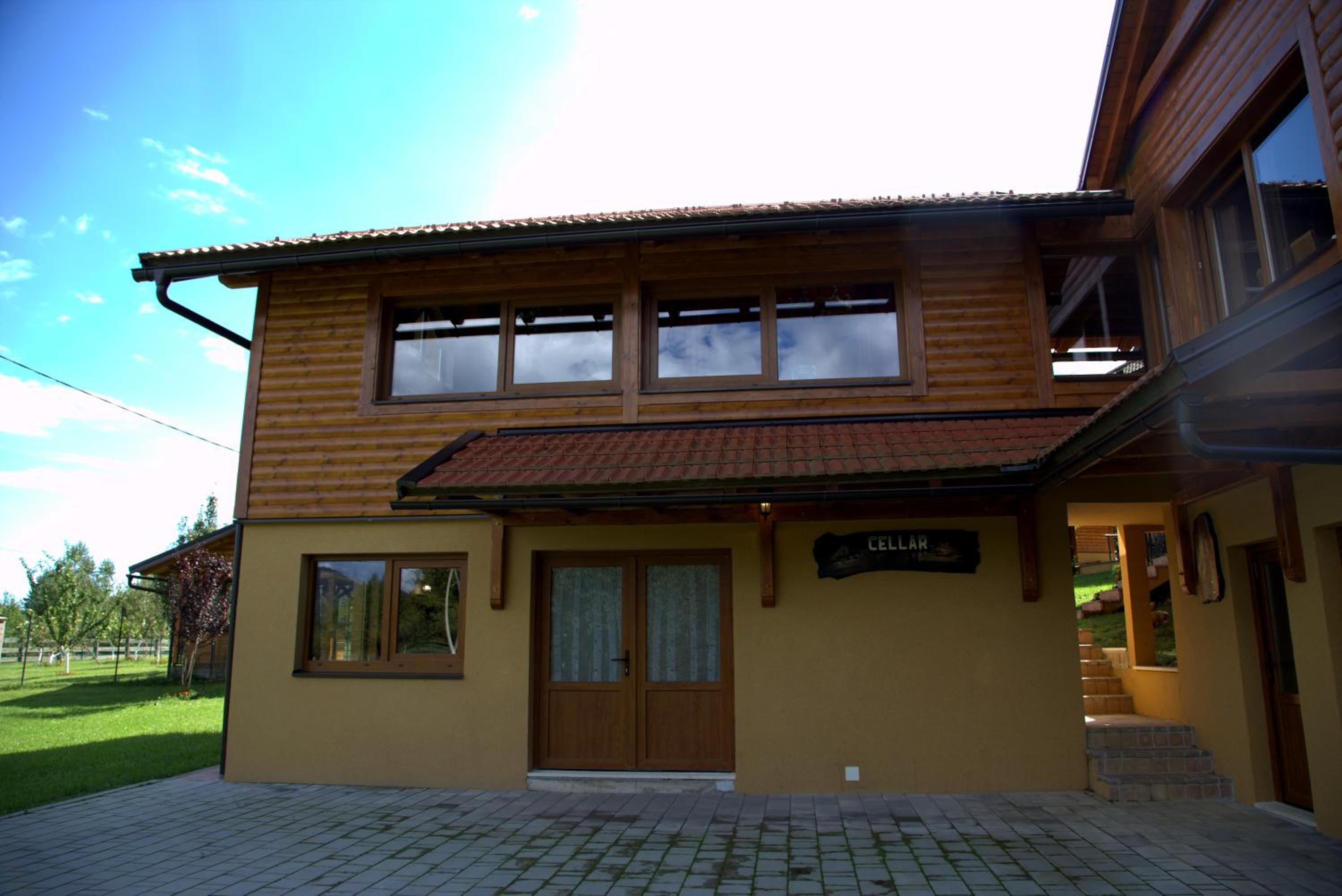 Brezova Poljana Lodge