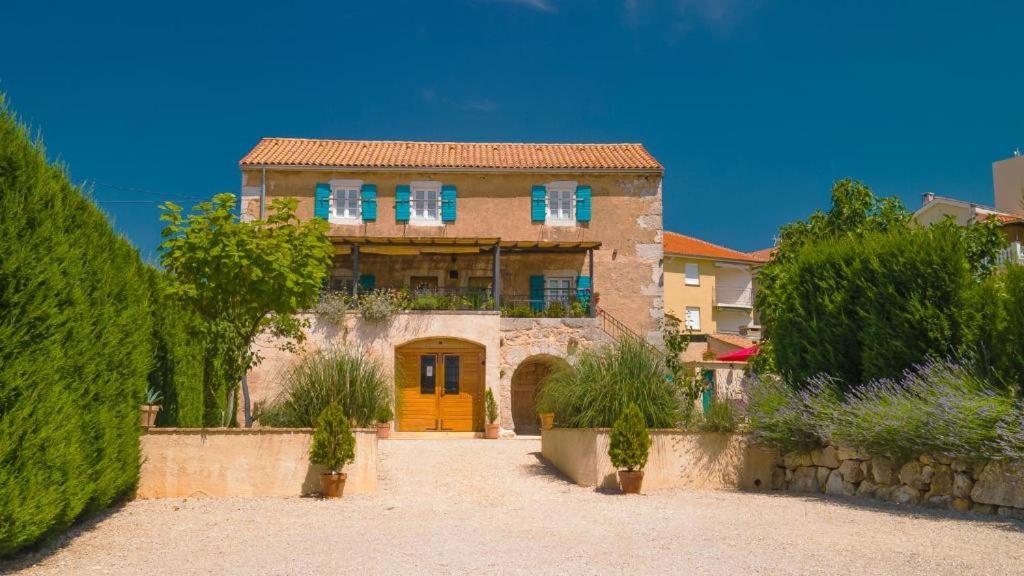 Villa Ca'Pietra, rustic stone house view 2