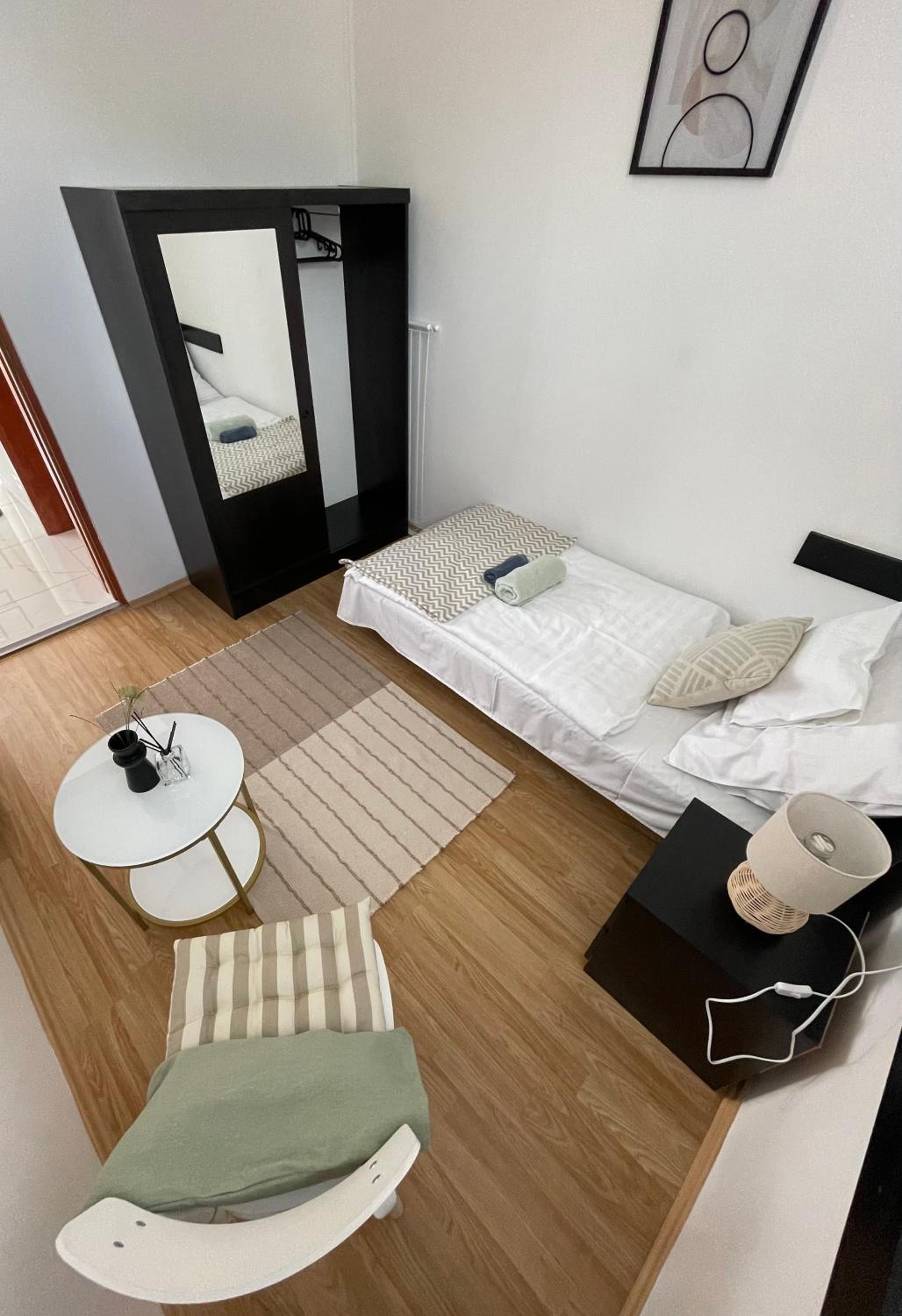 Naluri Apartman