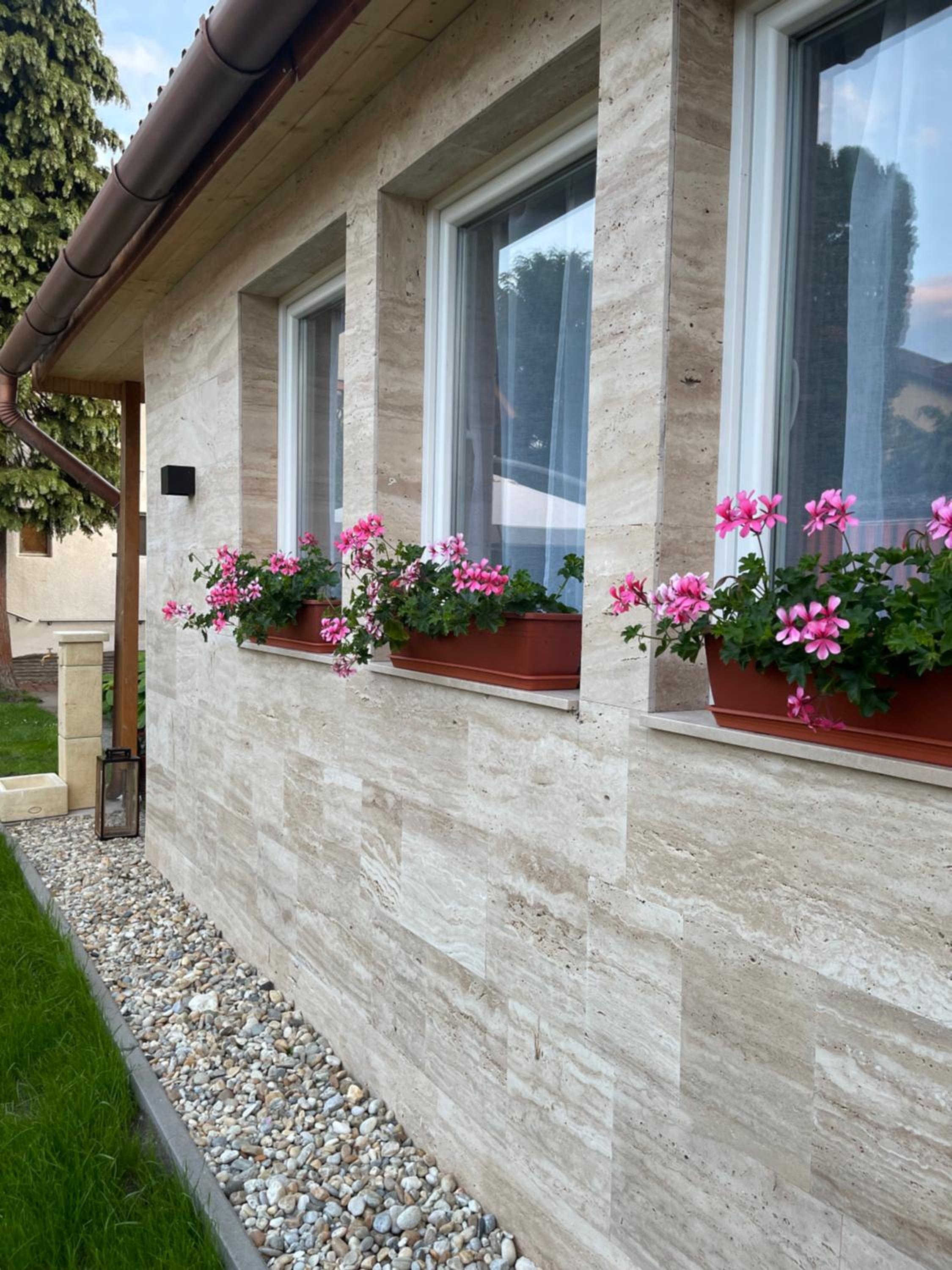 Naluri Apartman