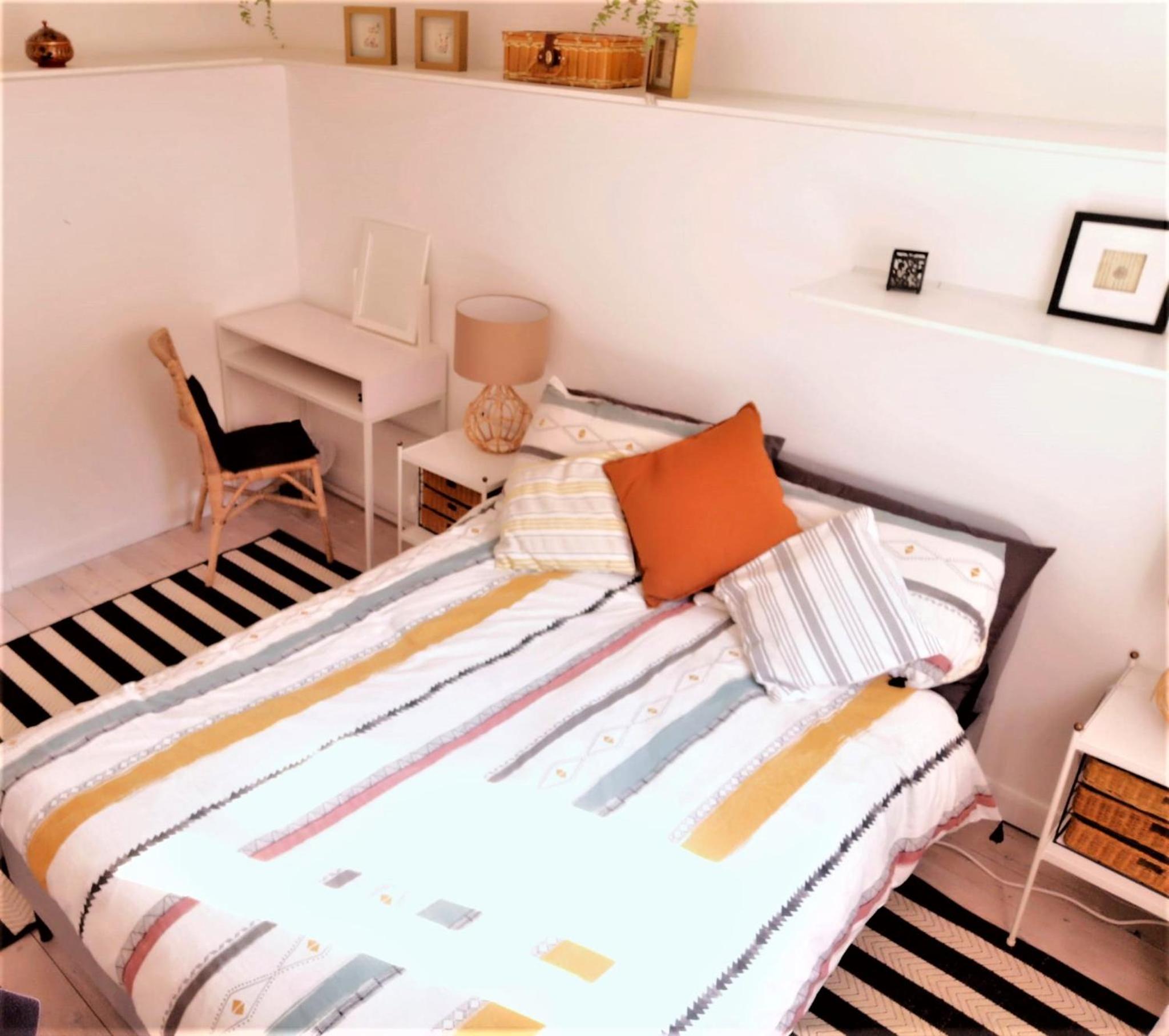 Oriental, 2 Double Bedroom Flat, Royal Greenwich, SE London