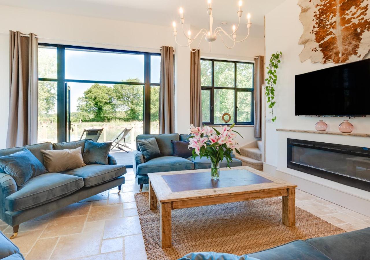 5 Bed in Briston oc-2304