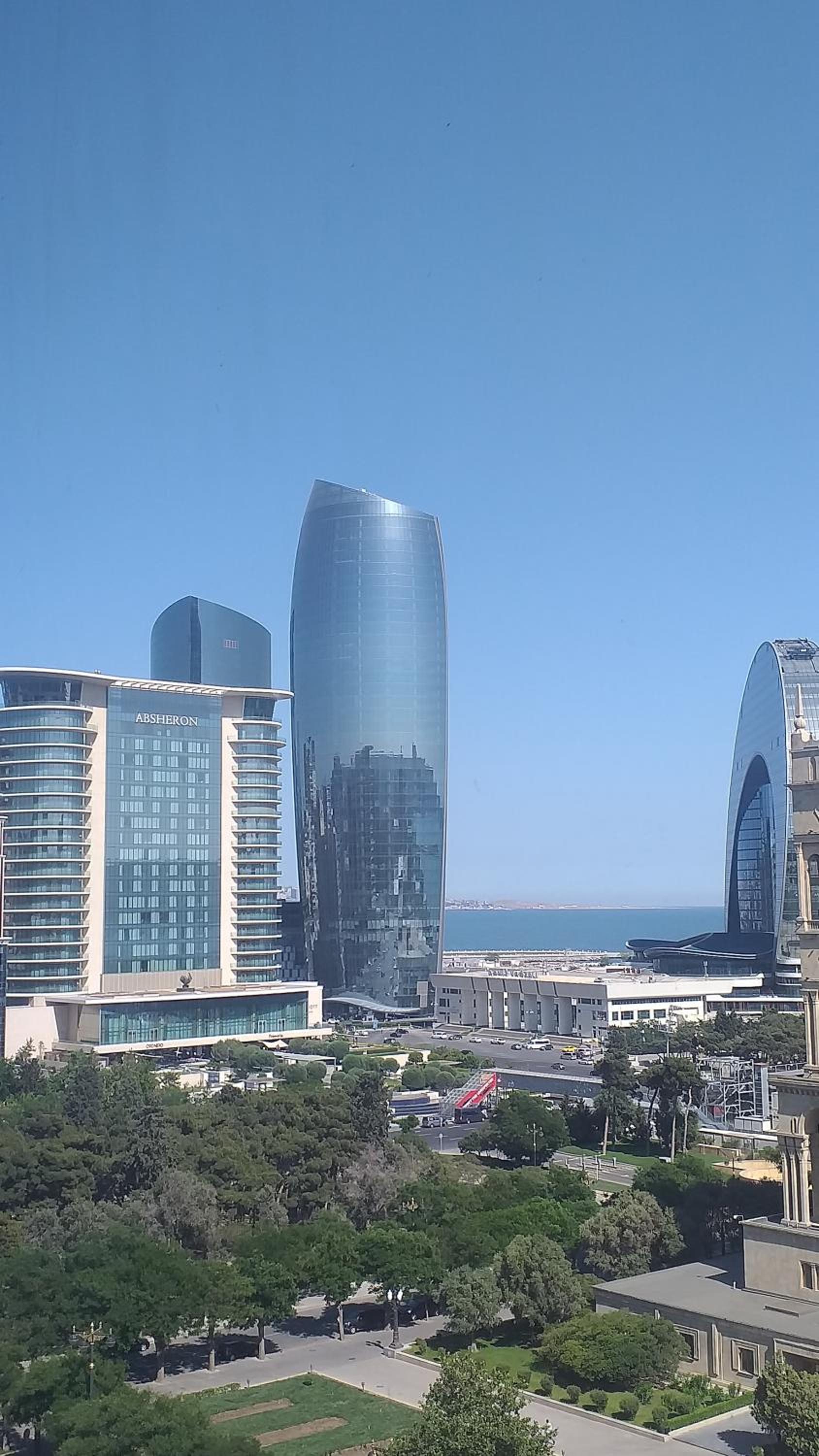 Sea View Apartment in the Center of Baku!