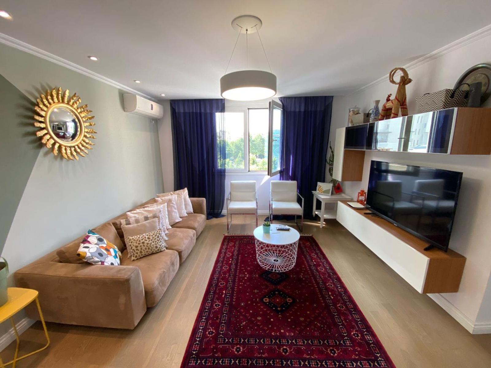 Cozy & Stylish Apartment