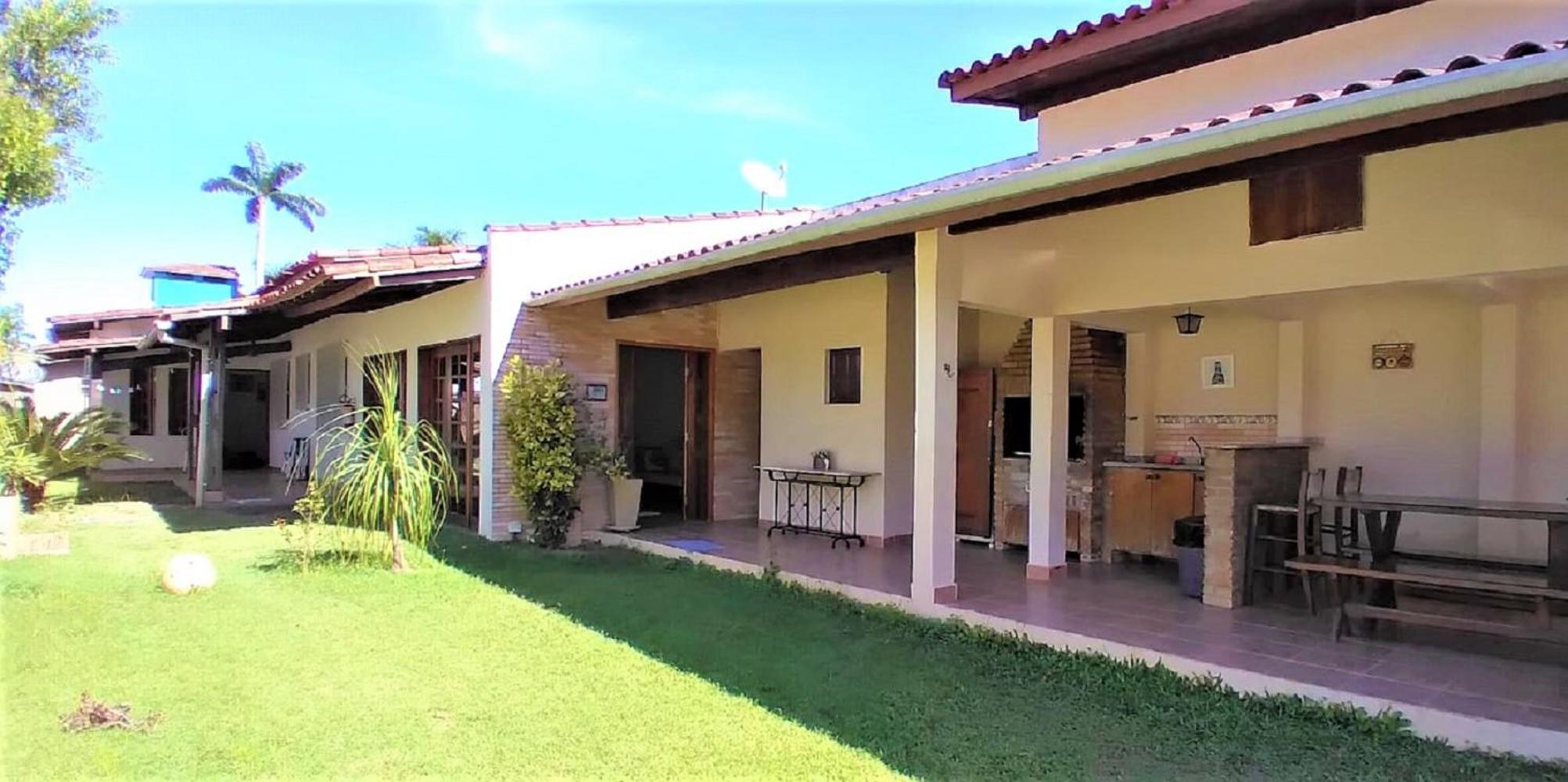 Casa a uma quadra da praia Maresias