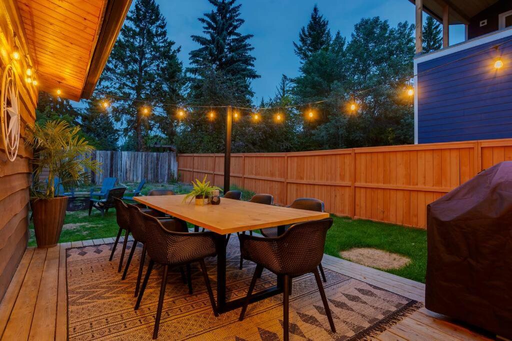 Hotel Modern Cabin with Beach Access and Fire Pit by FantasticStay - Image 1