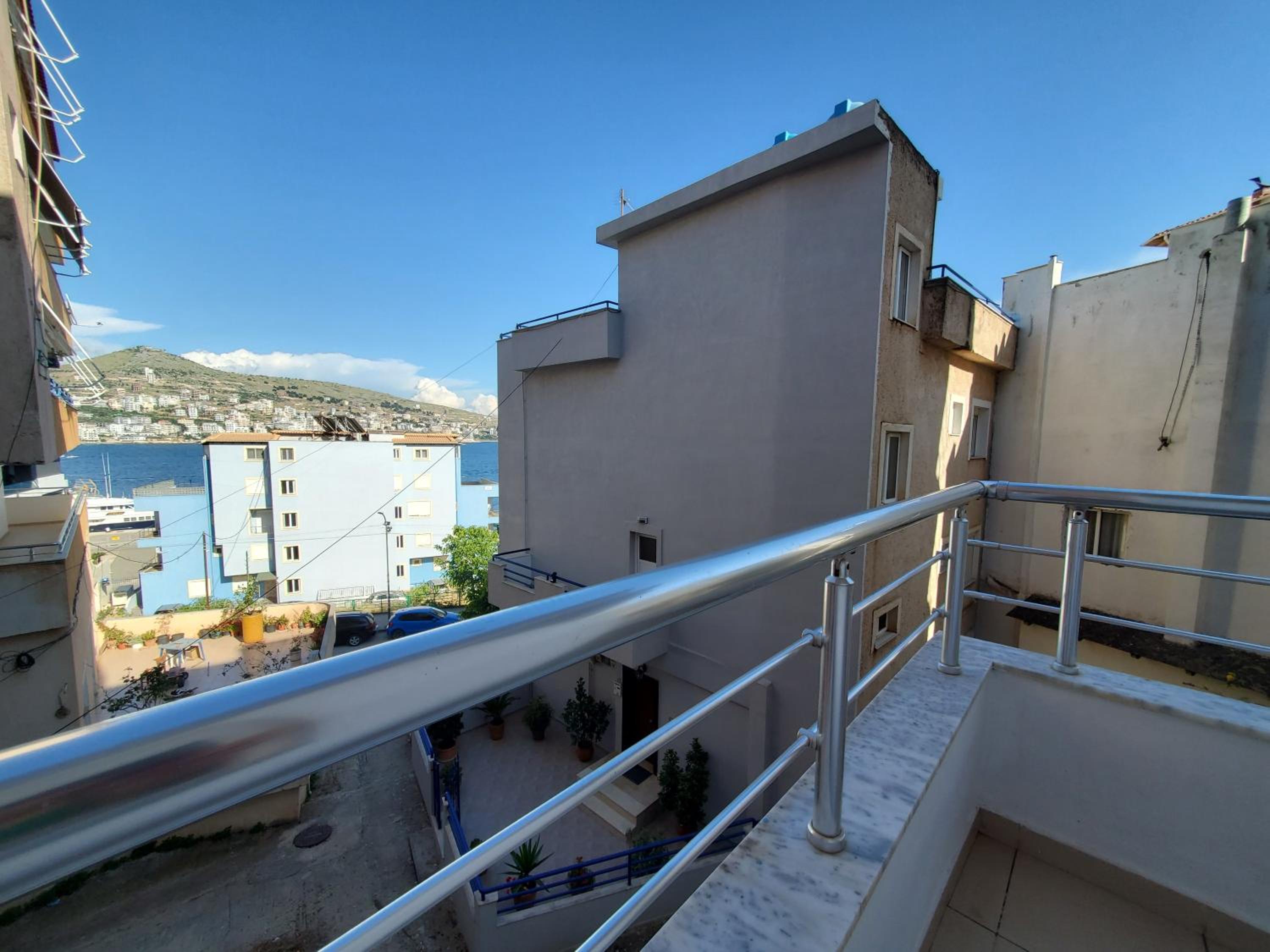 Andra Apartment