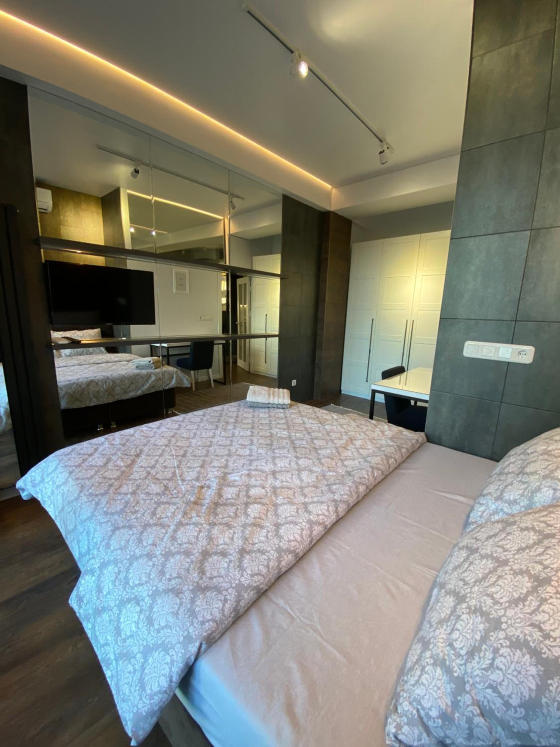 RentNow Ultracentral Lux Apartment view 2