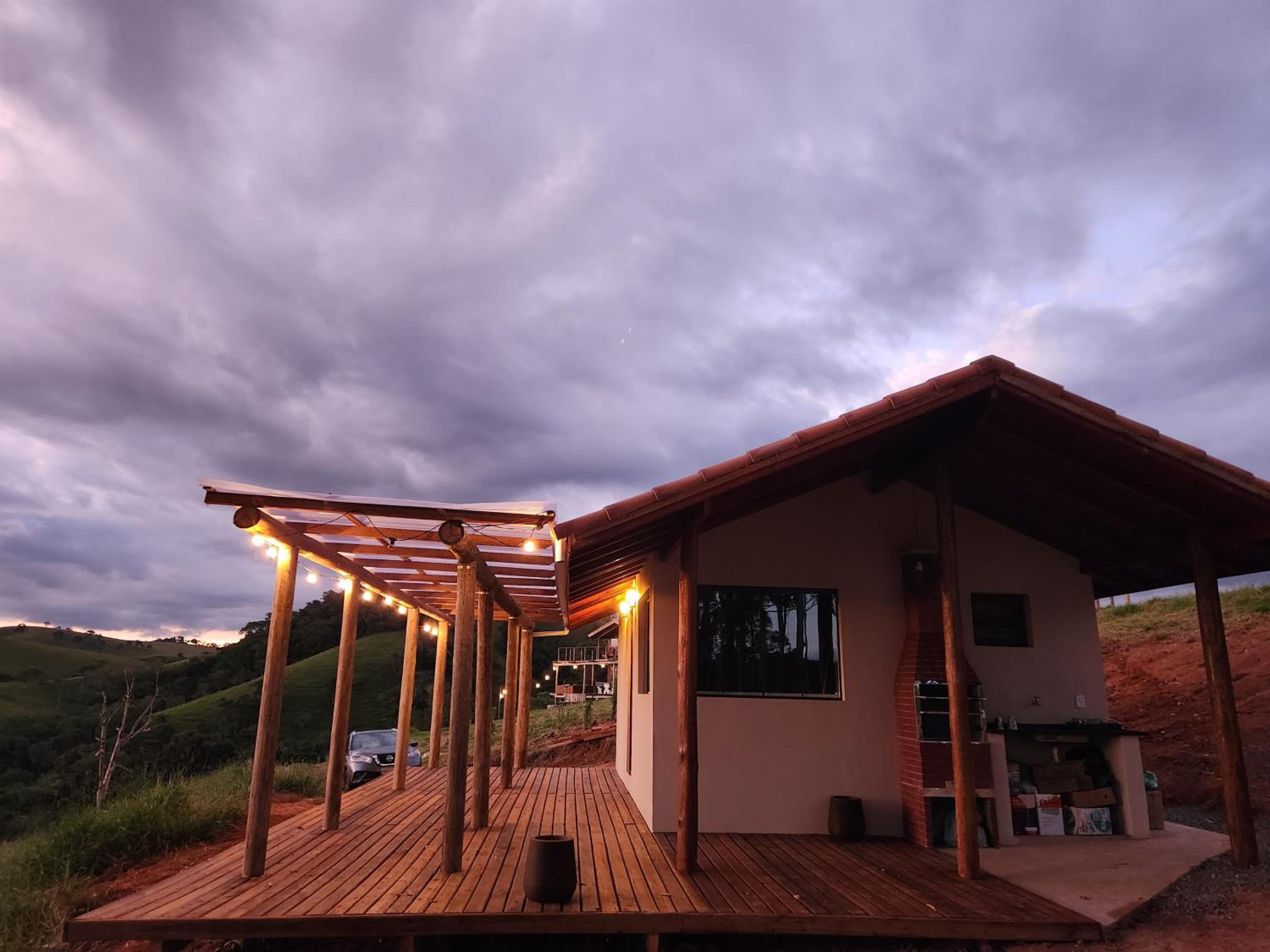 Provence Lavander Chalet by MontJacui - com jacuzzi e ar condicionado