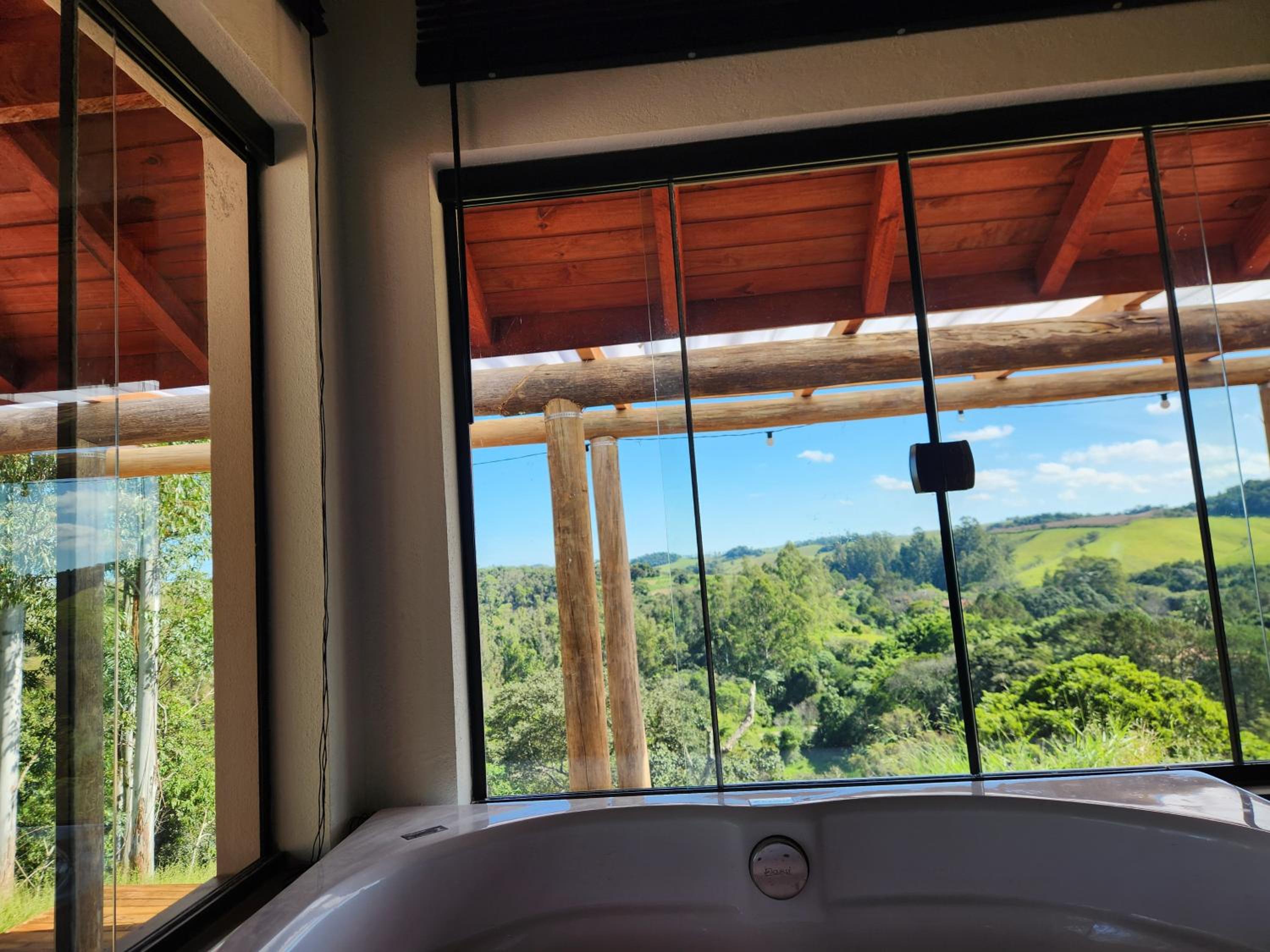 Provence Lavander Chalet by MontJacui - com jacuzzi e ar condicionado