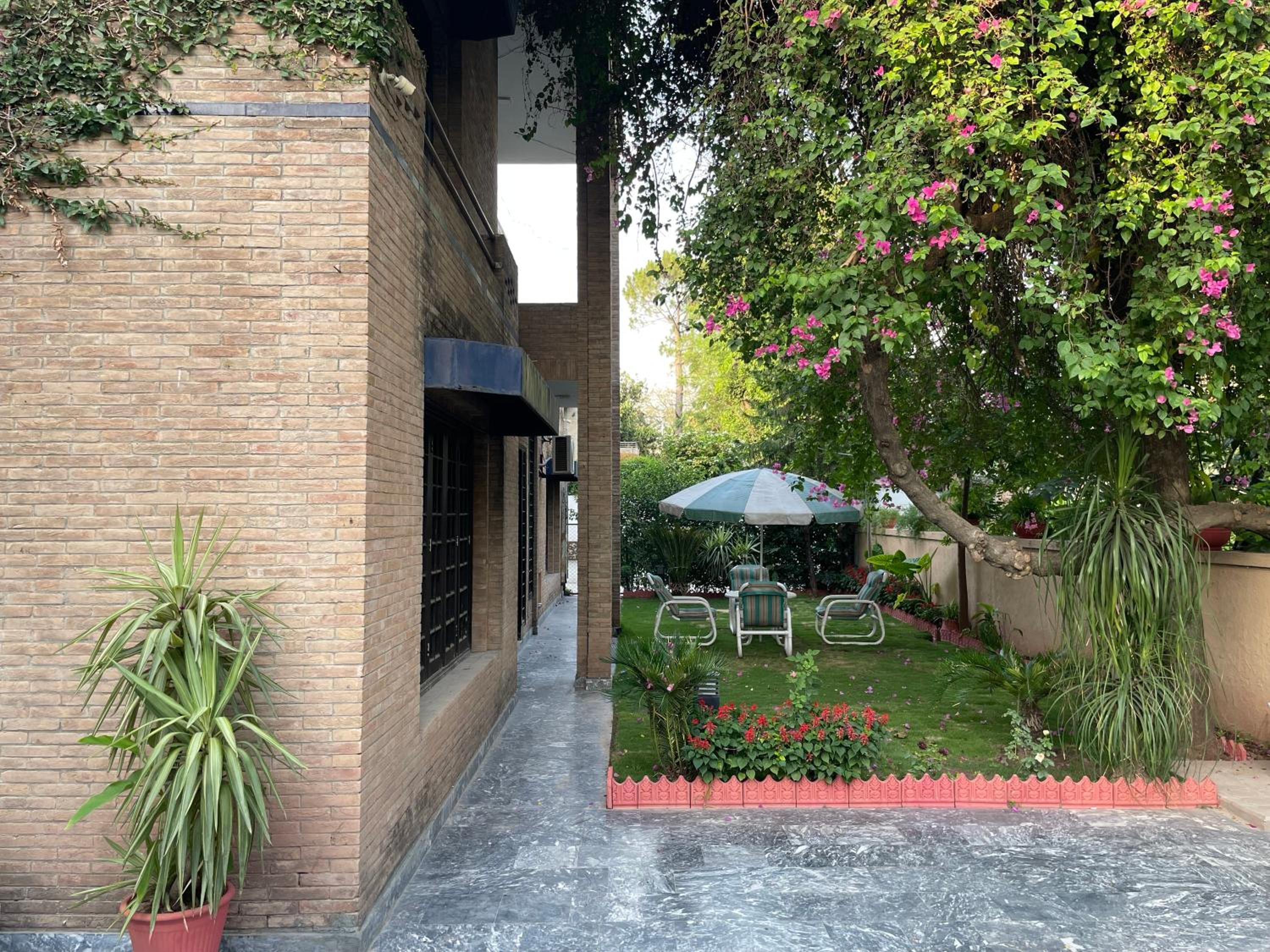 Riviera Courtyard Guest House Islamabad