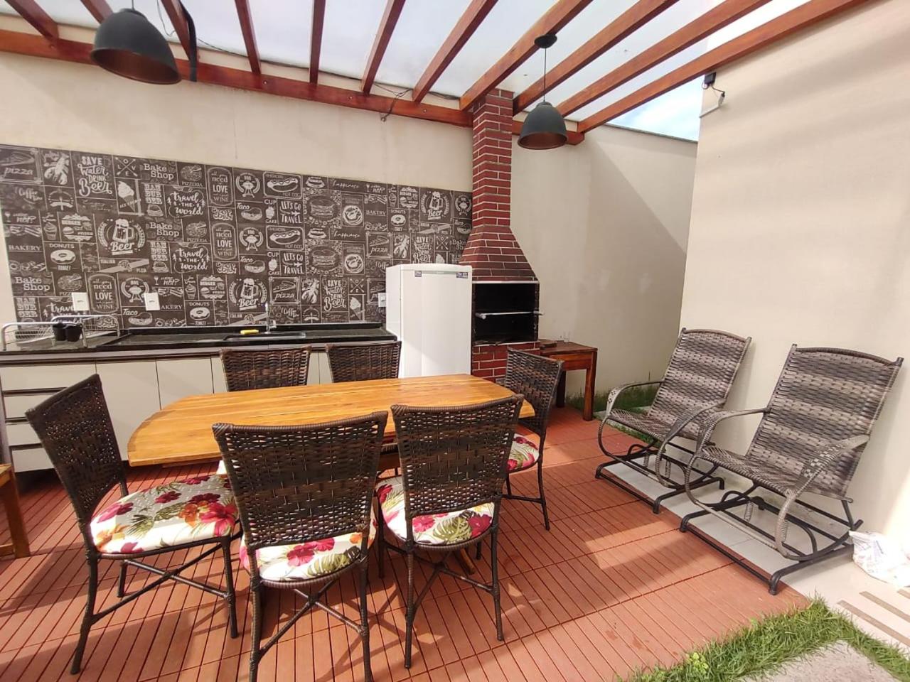 Ivana Imoveis - Casa com Piscina na Praia do Morro á 2 minutos da praia