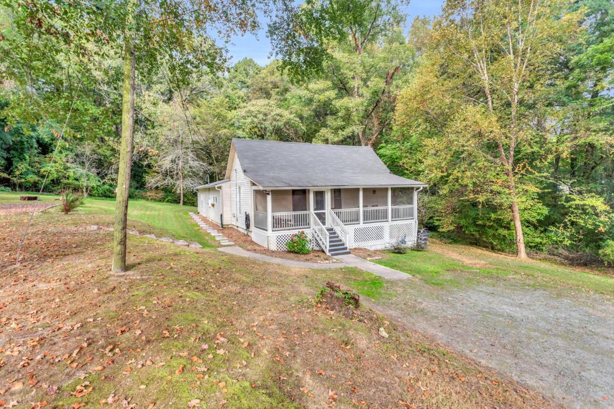Pet Friendly Group Getaway with Grill and Deck