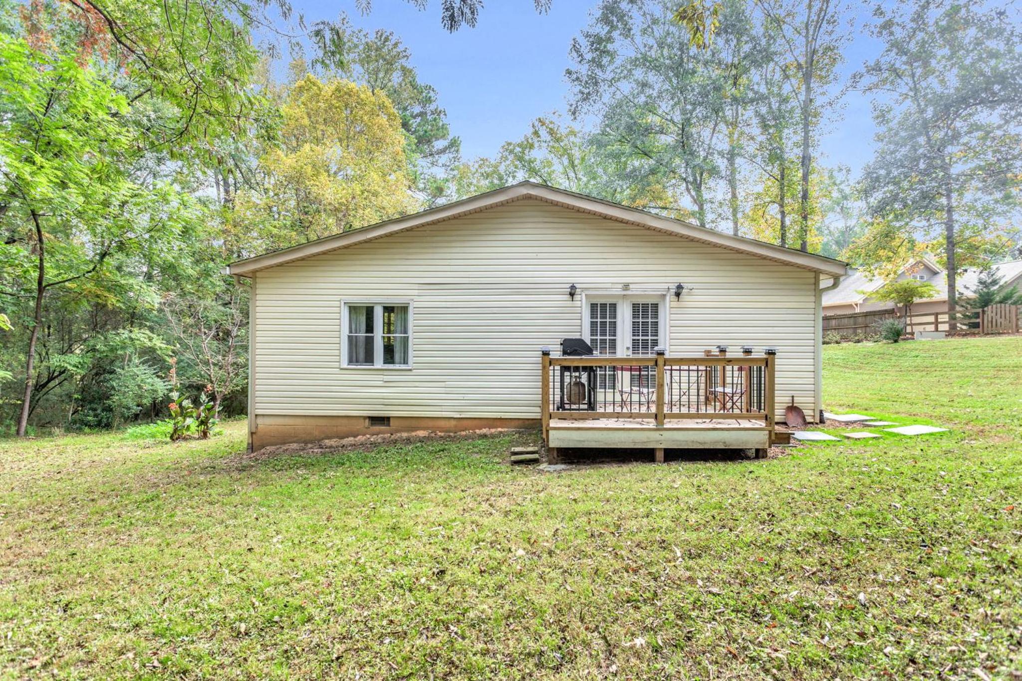 Pet Friendly Group Getaway with Grill and Deck