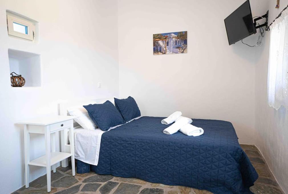 Traditional home in Paros. photo 2