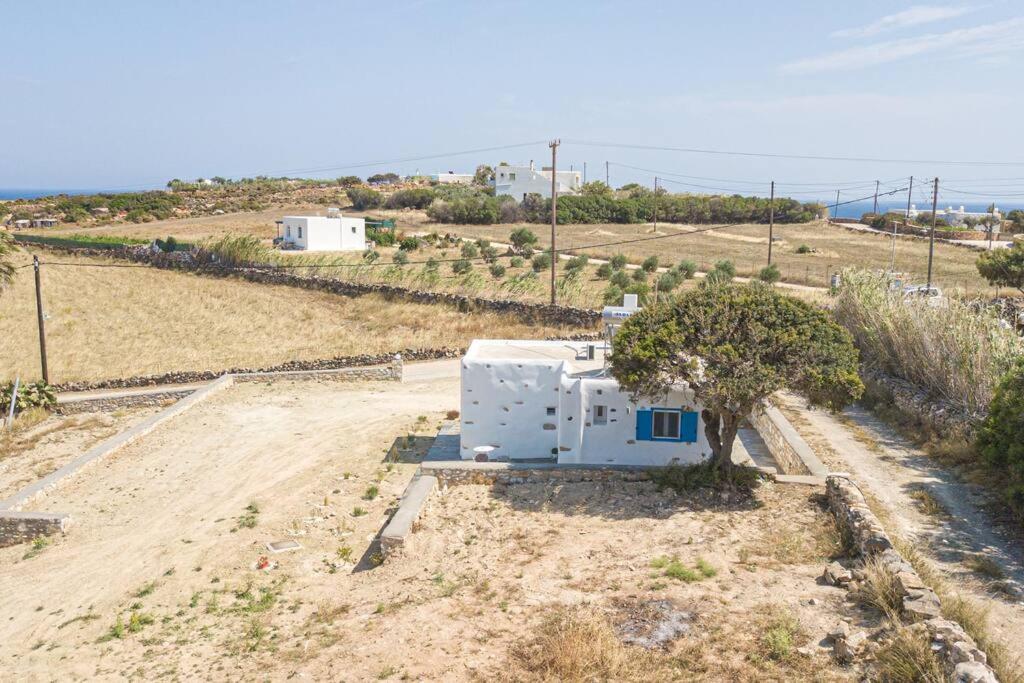 Traditional home in Paros. photo 5