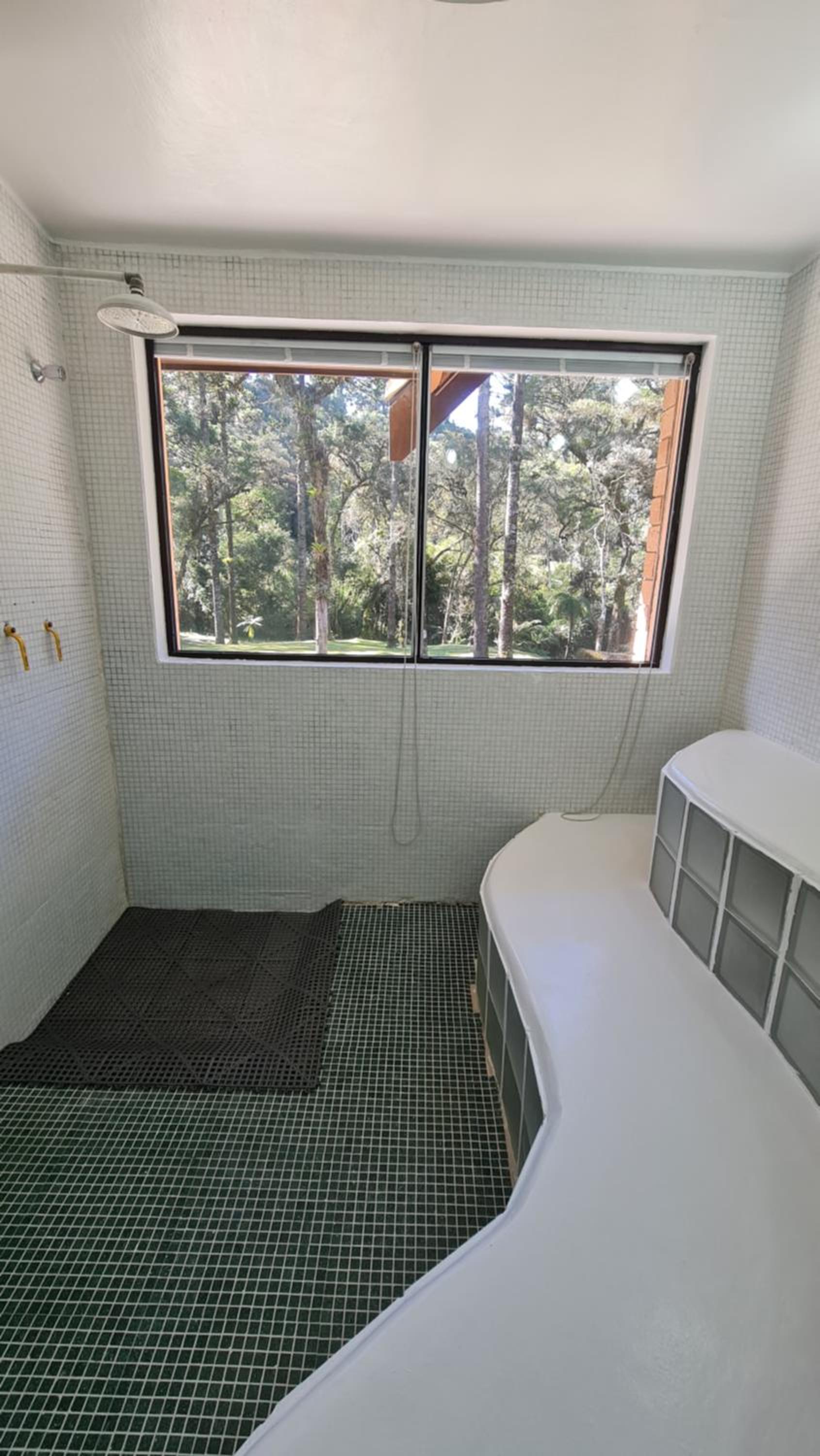 Casa em Campos do Jordão próximo do Capivari com 4 Suítes