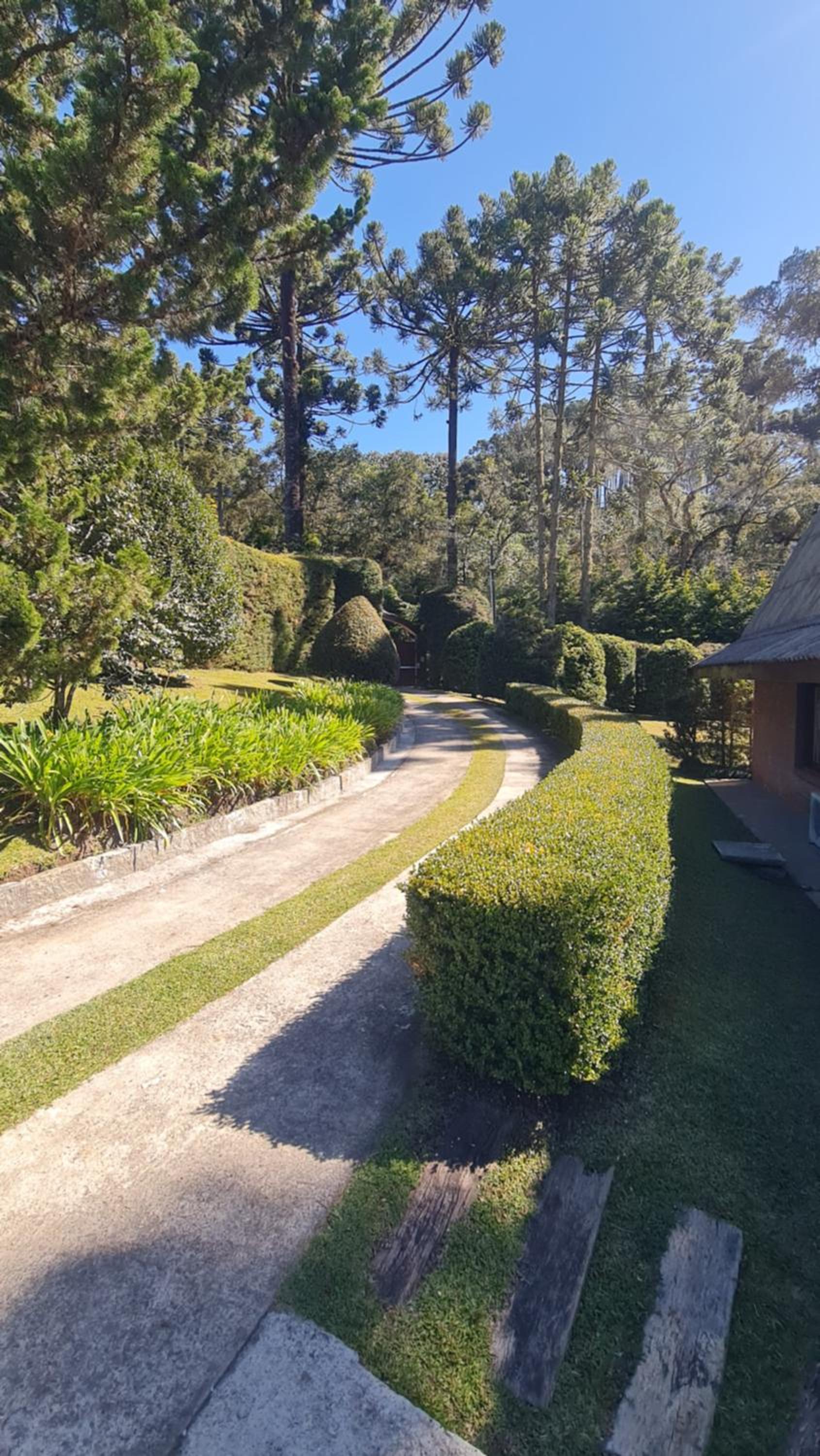 Casa em Campos do Jordão próximo do Capivari com 4 Suítes
