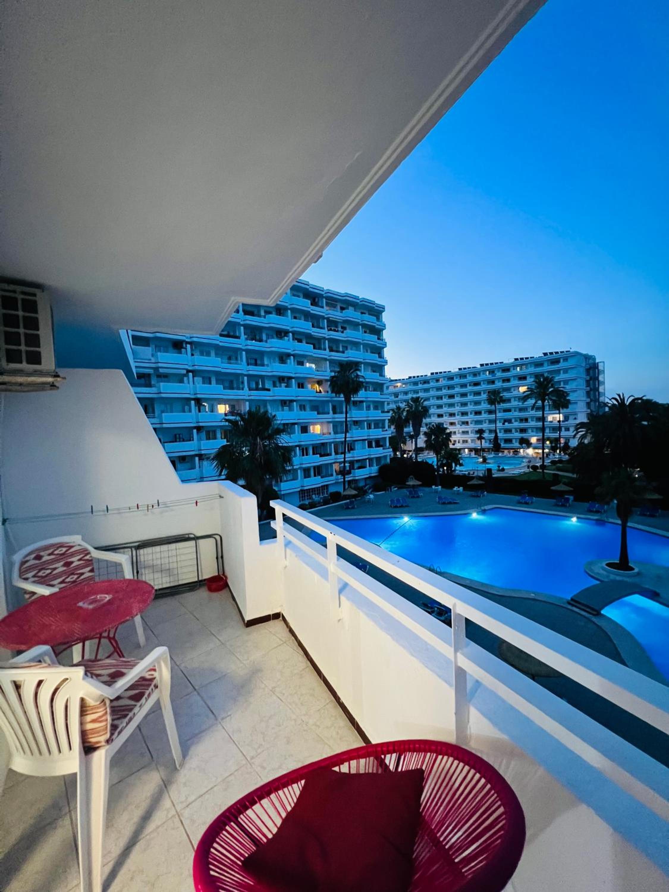 Hotel Apartamento Laura - Image 1