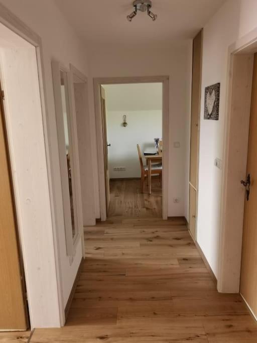 Panorama Apartment im Allgäu mit Balkon, Garten und Stellplatz