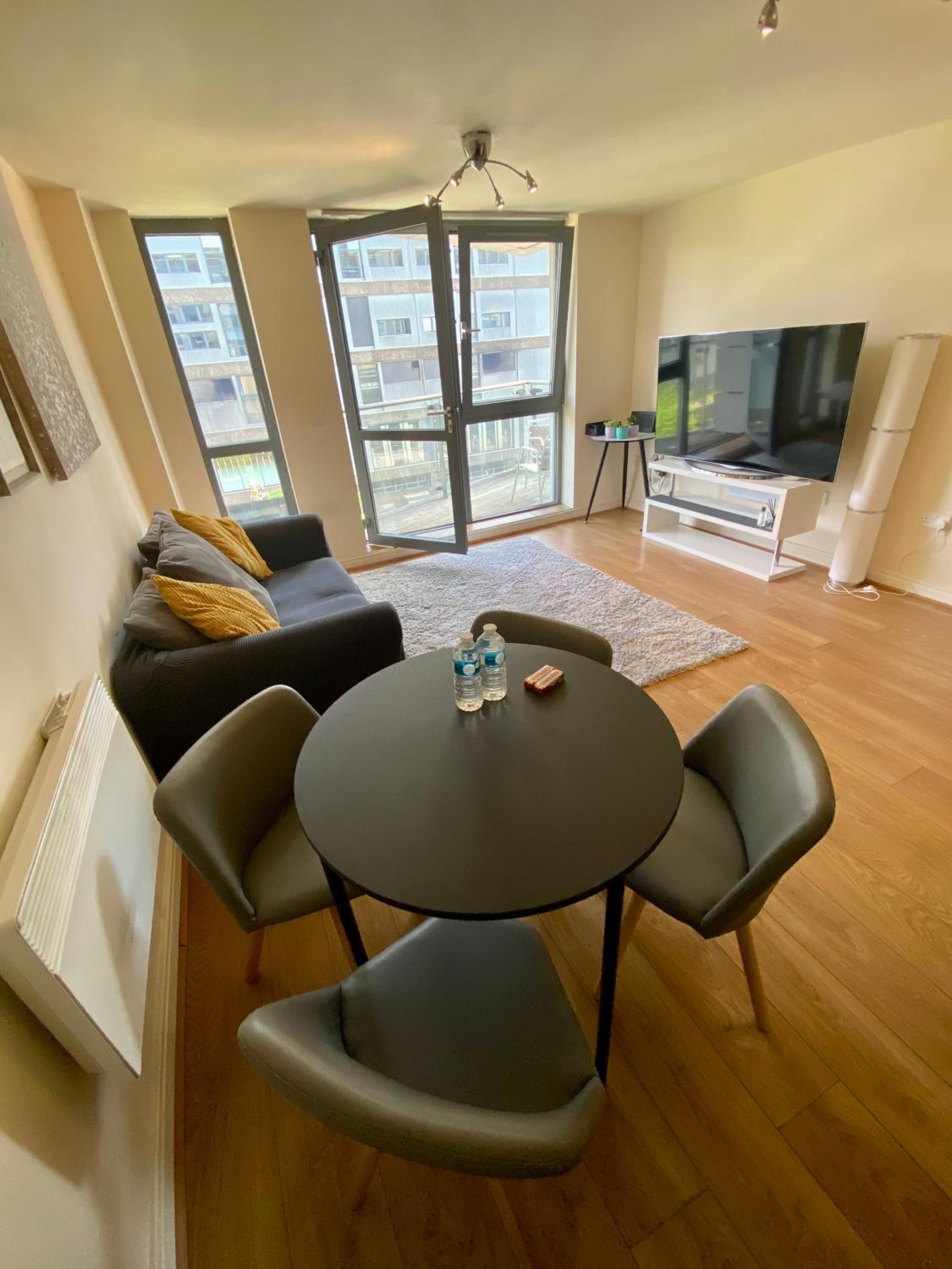 Holliday Street Apartments - One Bedroom - Stunning Balcony view 4