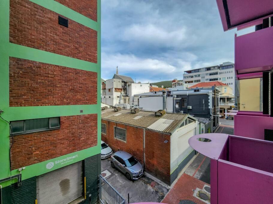 Opulent Apartment in Cape Town City Centre view 4