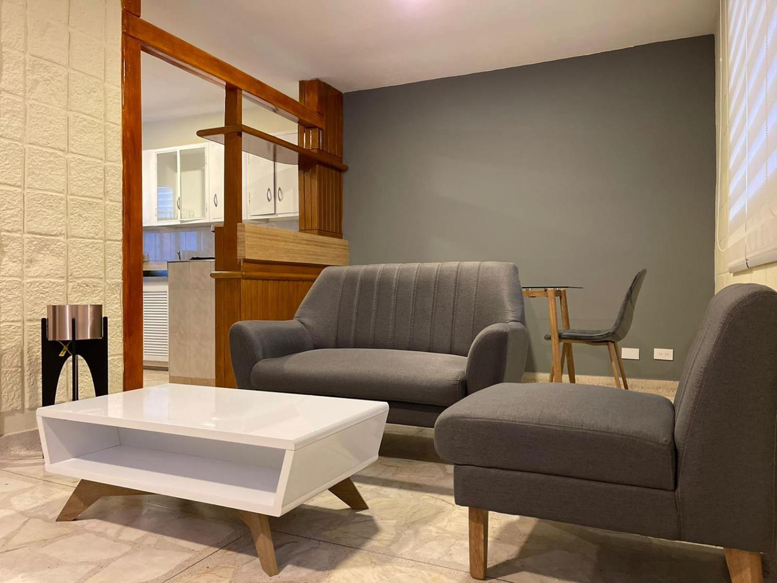 Apto mejor zona de Laureles 2 habitaciones mas estudio