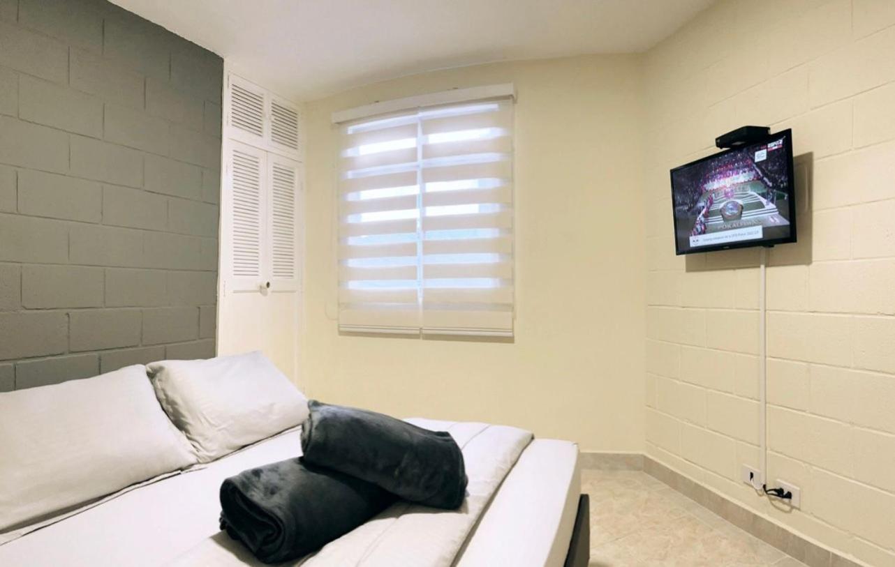 Apto mejor zona de Laureles 2 habitaciones mas estudio