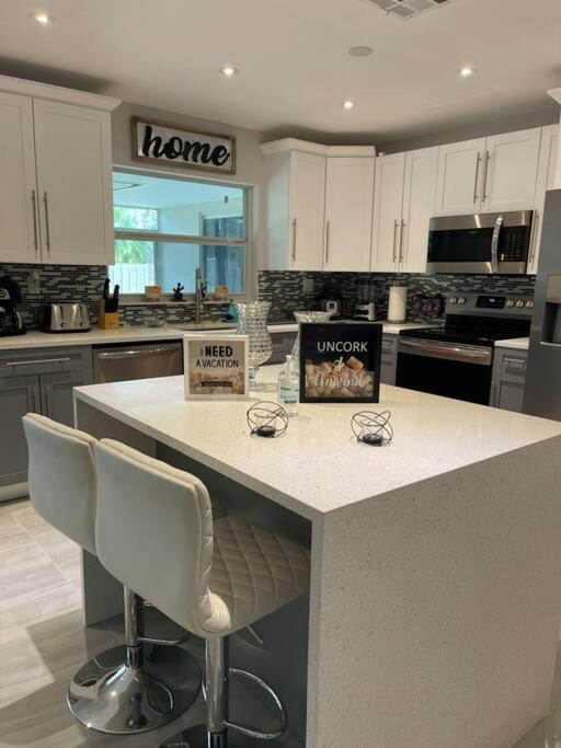 Heart of Miami Luxury Home 4BR Pool 5 Min Beach