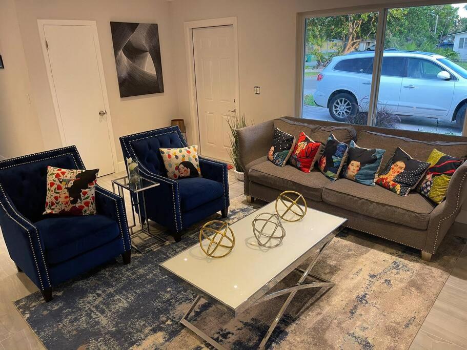 Heart of Miami Luxury Home 4BR Pool 5 Min Beach