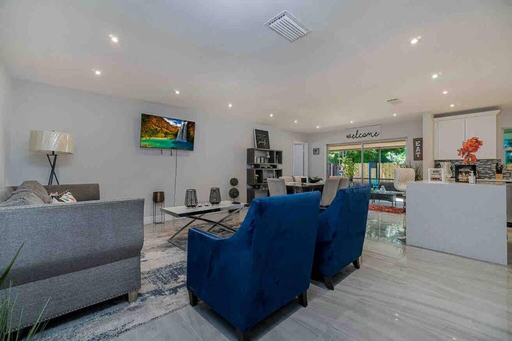Heart of Miami Luxury Home 4BR Pool 5 Min Beach