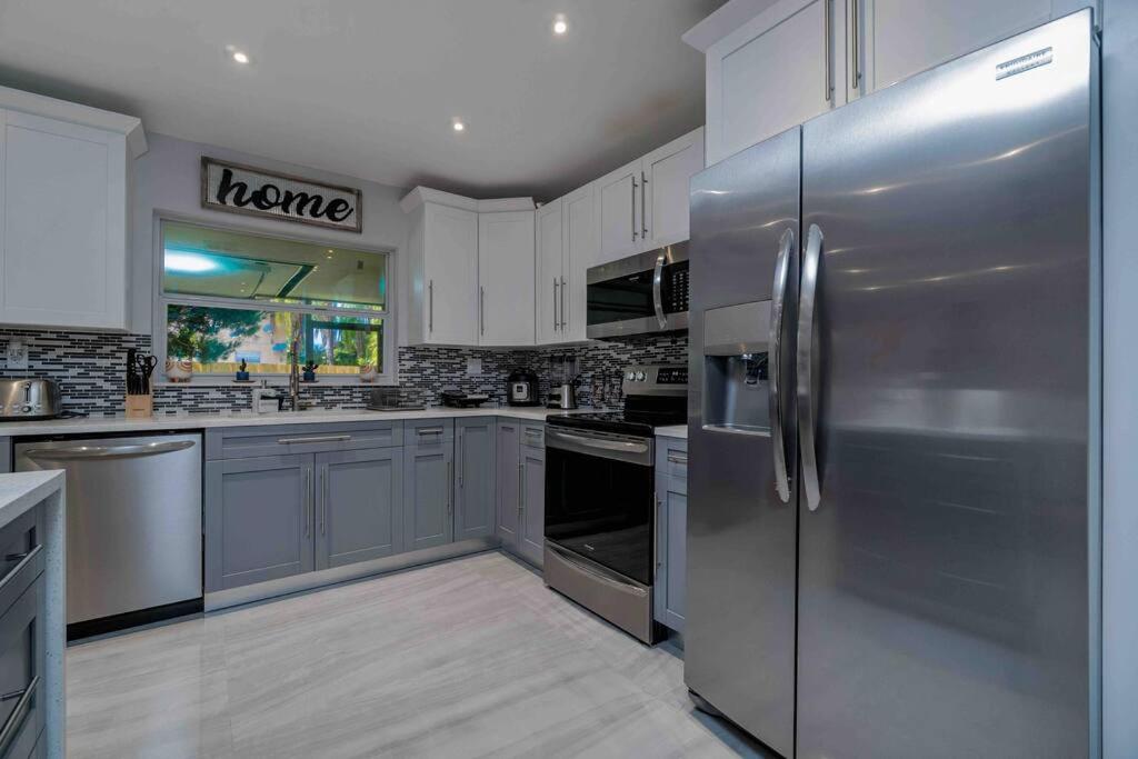 Heart of Miami Luxury Home 4BR Pool 5 Min Beach