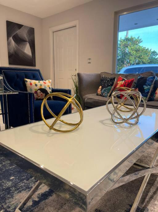 Heart of Miami Luxury Home 4BR Pool 5 Min Beach
