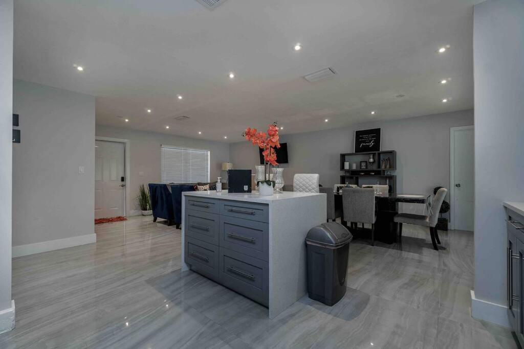 Heart of Miami Luxury Home 4BR Pool 5 Min Beach