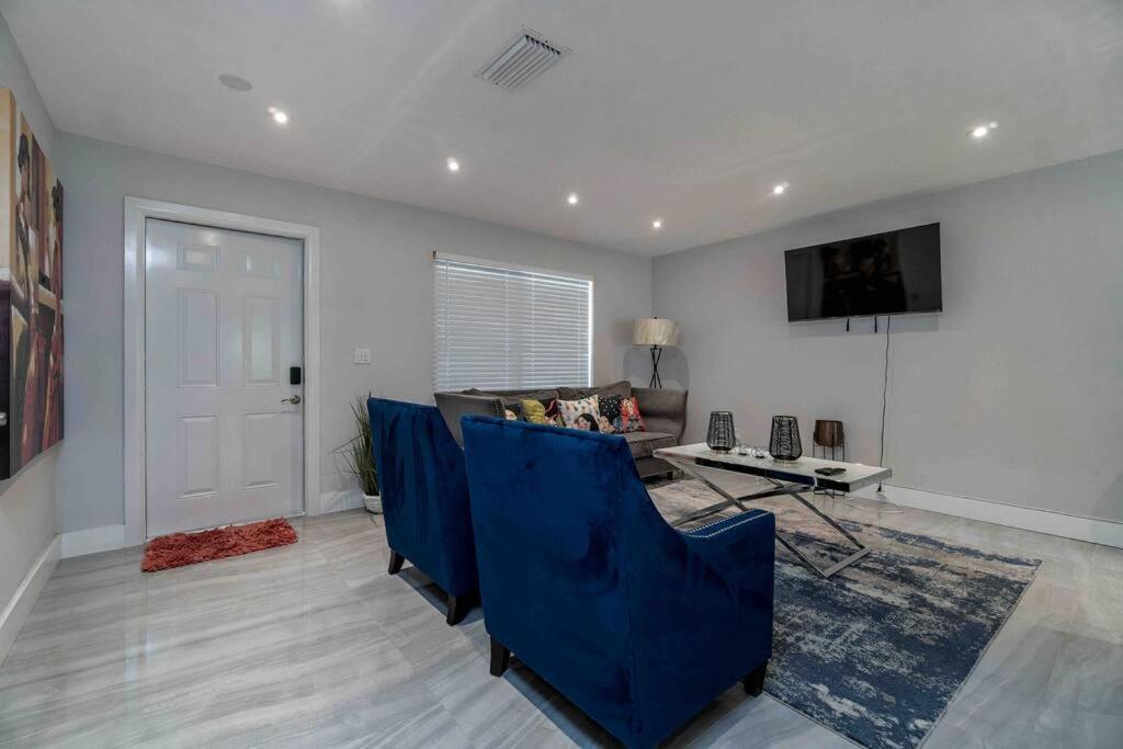 Heart of Miami Luxury Home 4BR Pool 5 Min Beach