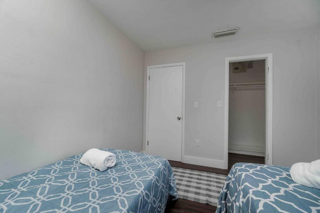 Heart of Miami Luxury Home 4BR Pool 5 Min Beach