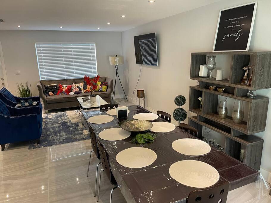 Heart of Miami Luxury Home 4BR Pool 5 Min Beach