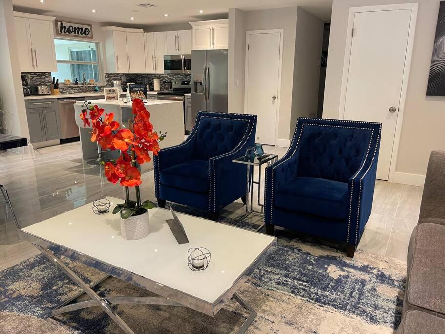 Heart of Miami Luxury Home 4BR Pool 5 Min Beach