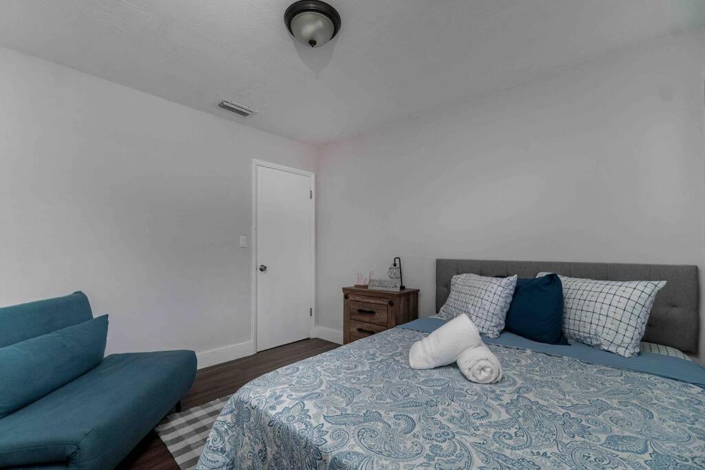 Heart of Miami Luxury Home 4BR Pool 5 Min Beach