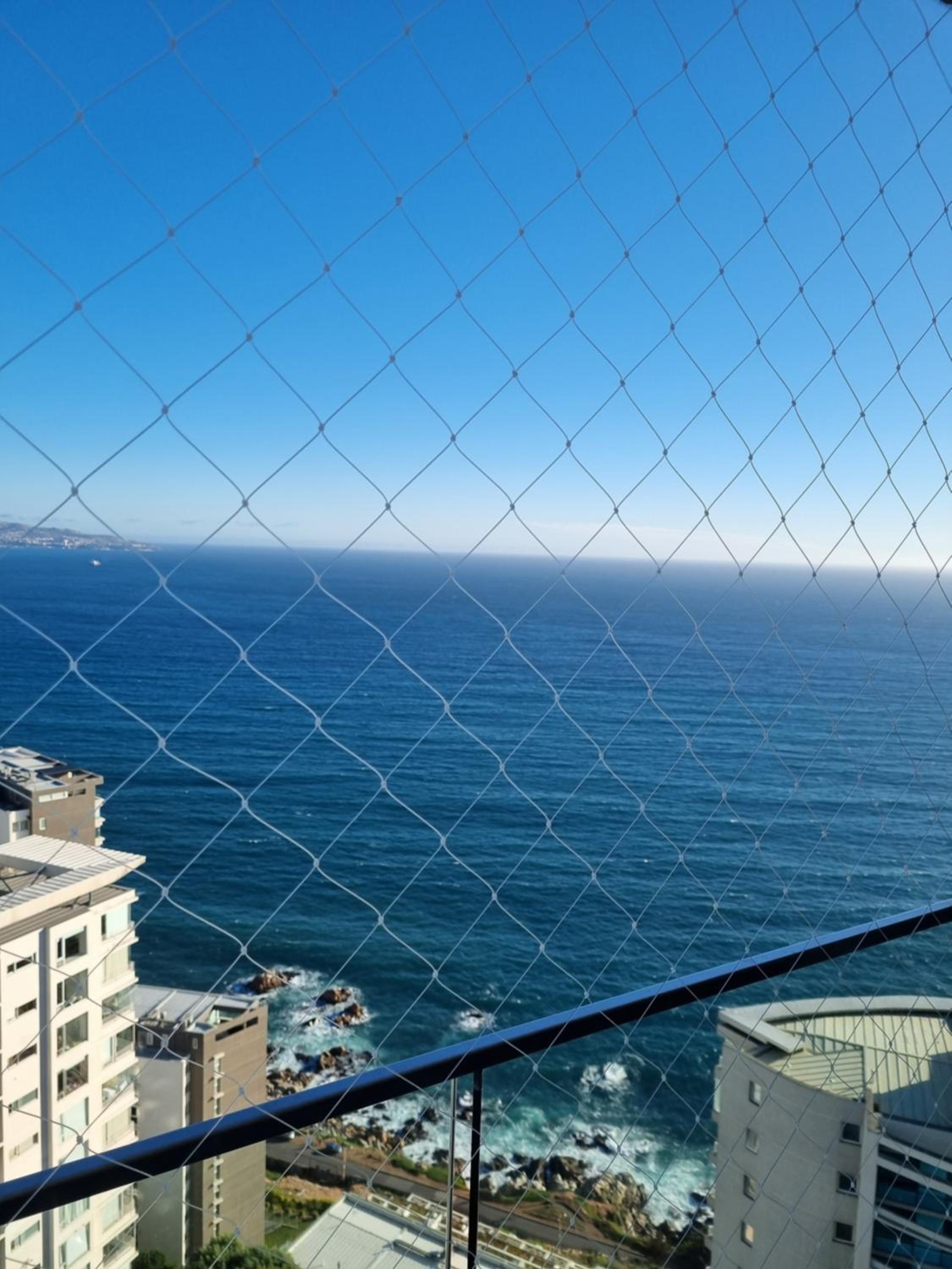 DEPARTAMENTO CON VISTA DESPEJADA AL MAR