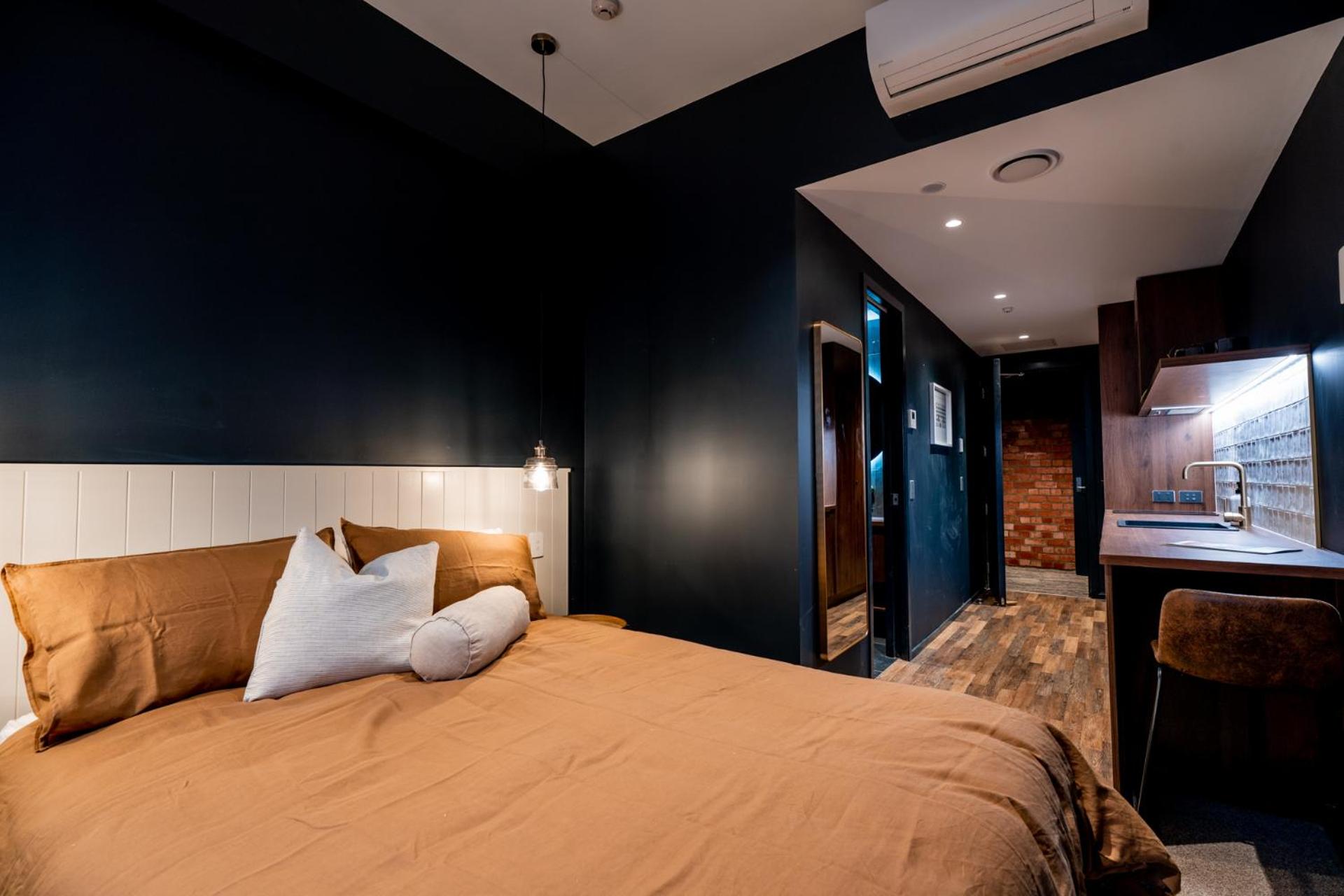 Wellington Vacations - The Cobbler Hotel - Property Image 6