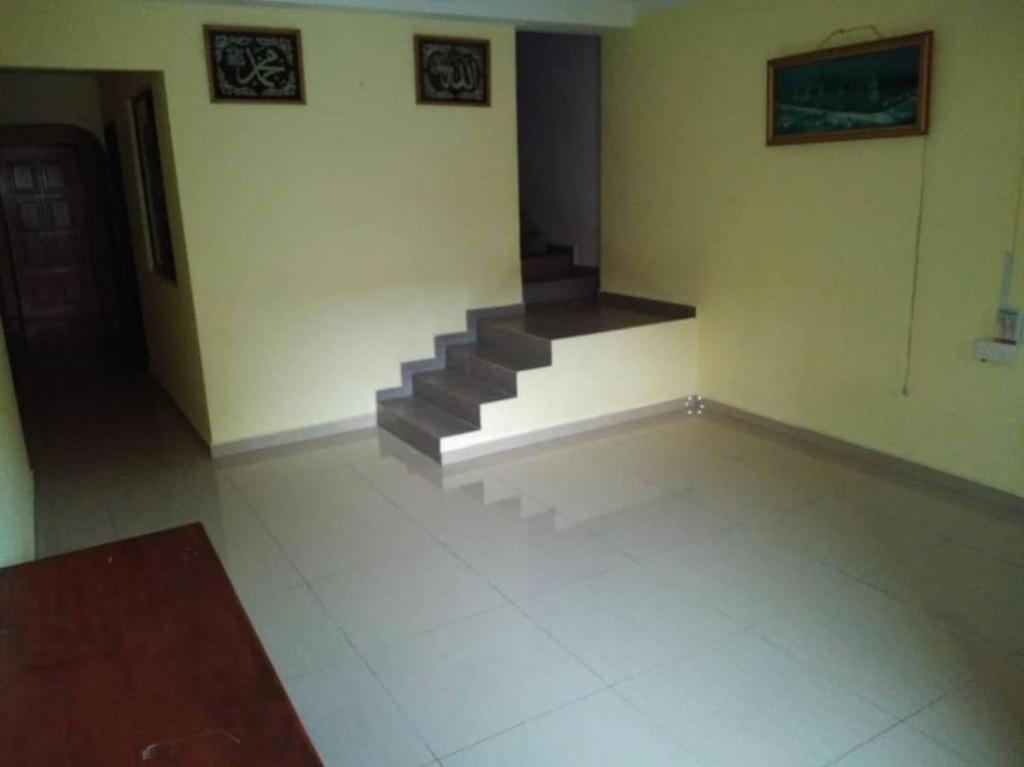 Homestay 2Tingkat 3 Bilik Nurfadz Subang photo 6