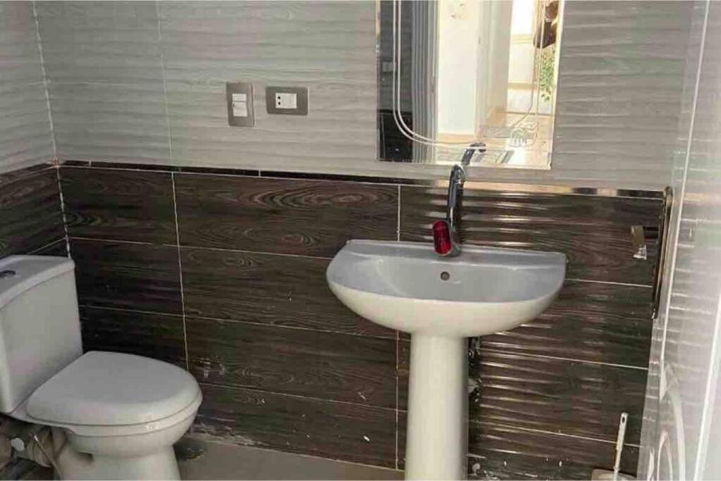 Amazing 5 Bedroom Holiday house view 3