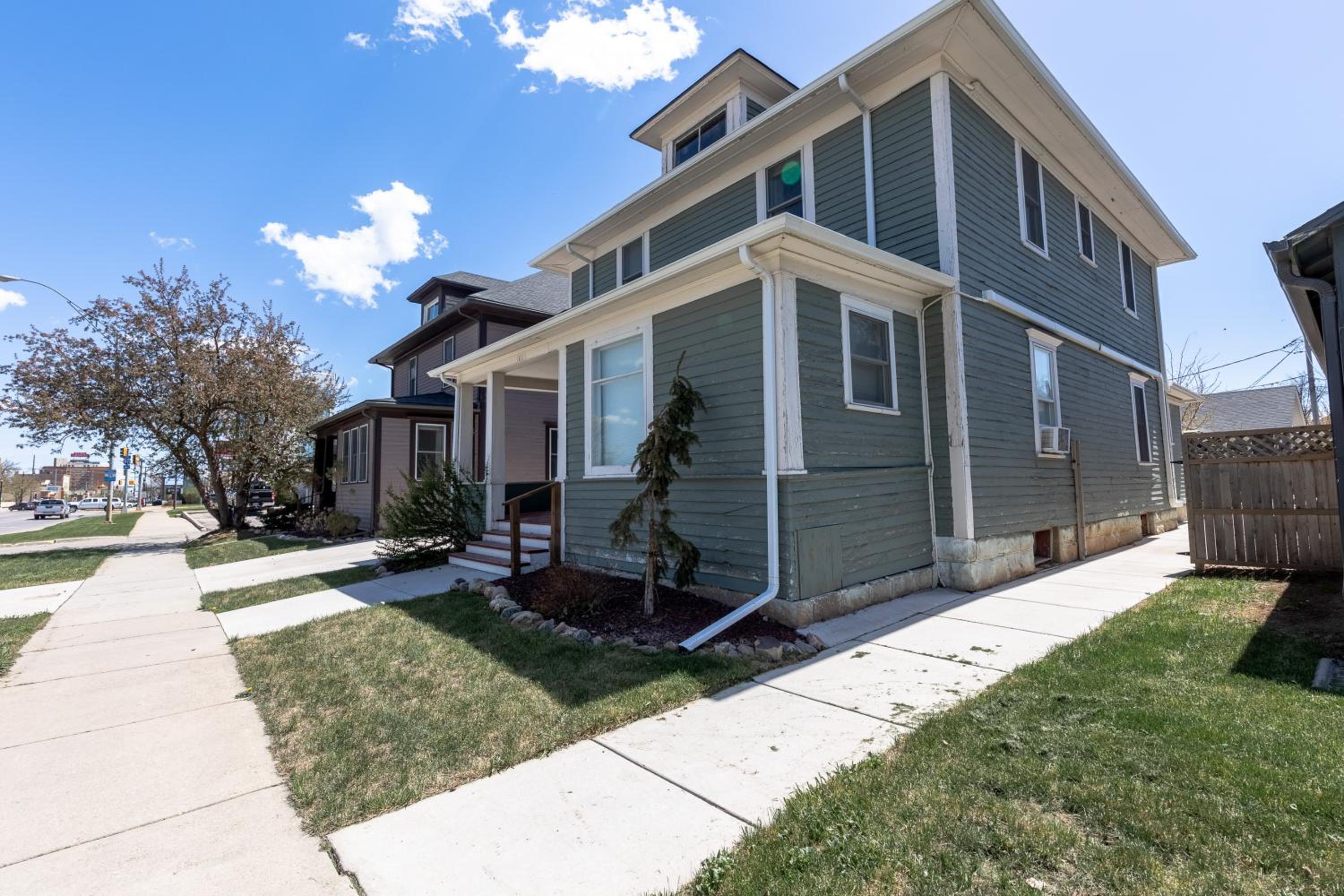 Cozy 2 BDRM Vacation Rental - 1 Mile to Dtwn Rapid City view 3