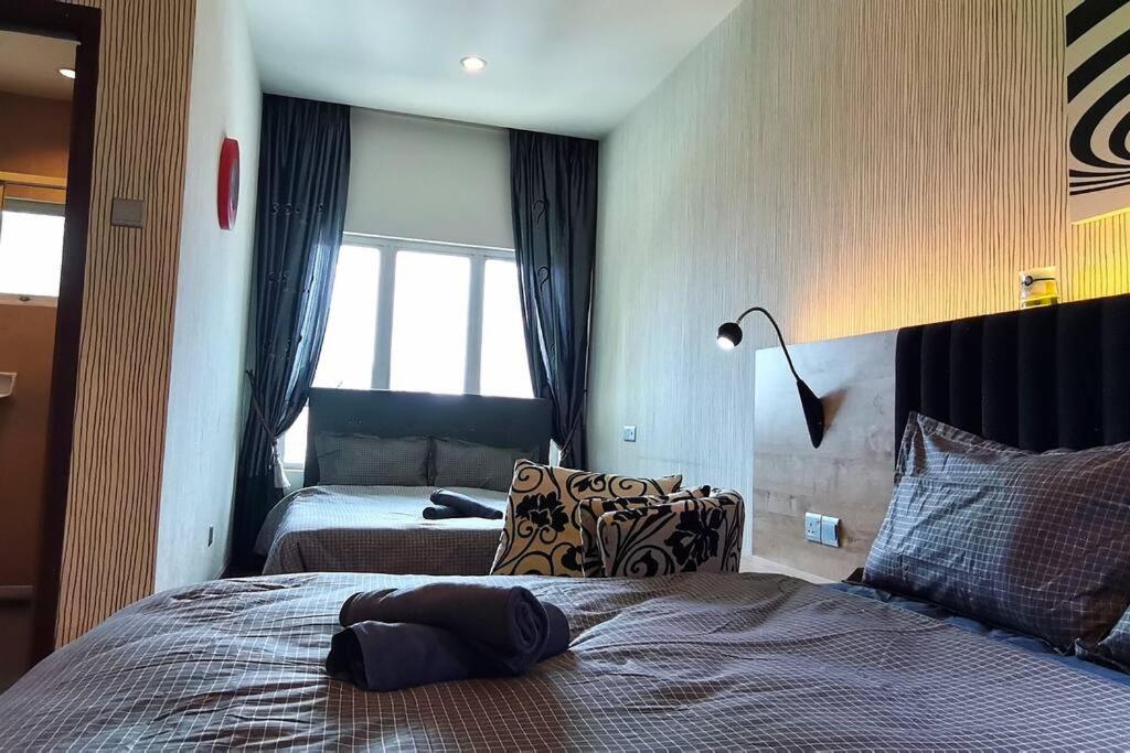 KLCC Luxurious 2 Floors Homestay 5BR for 15pax
